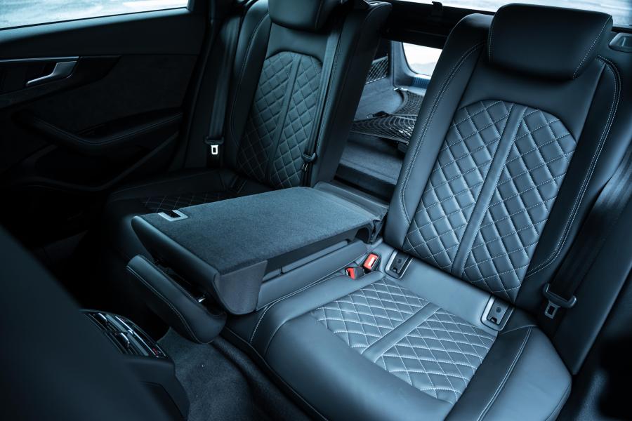 Интерьер Audi S4 Avant (B9) 2019 года  (JP) (фото 17 из 21)